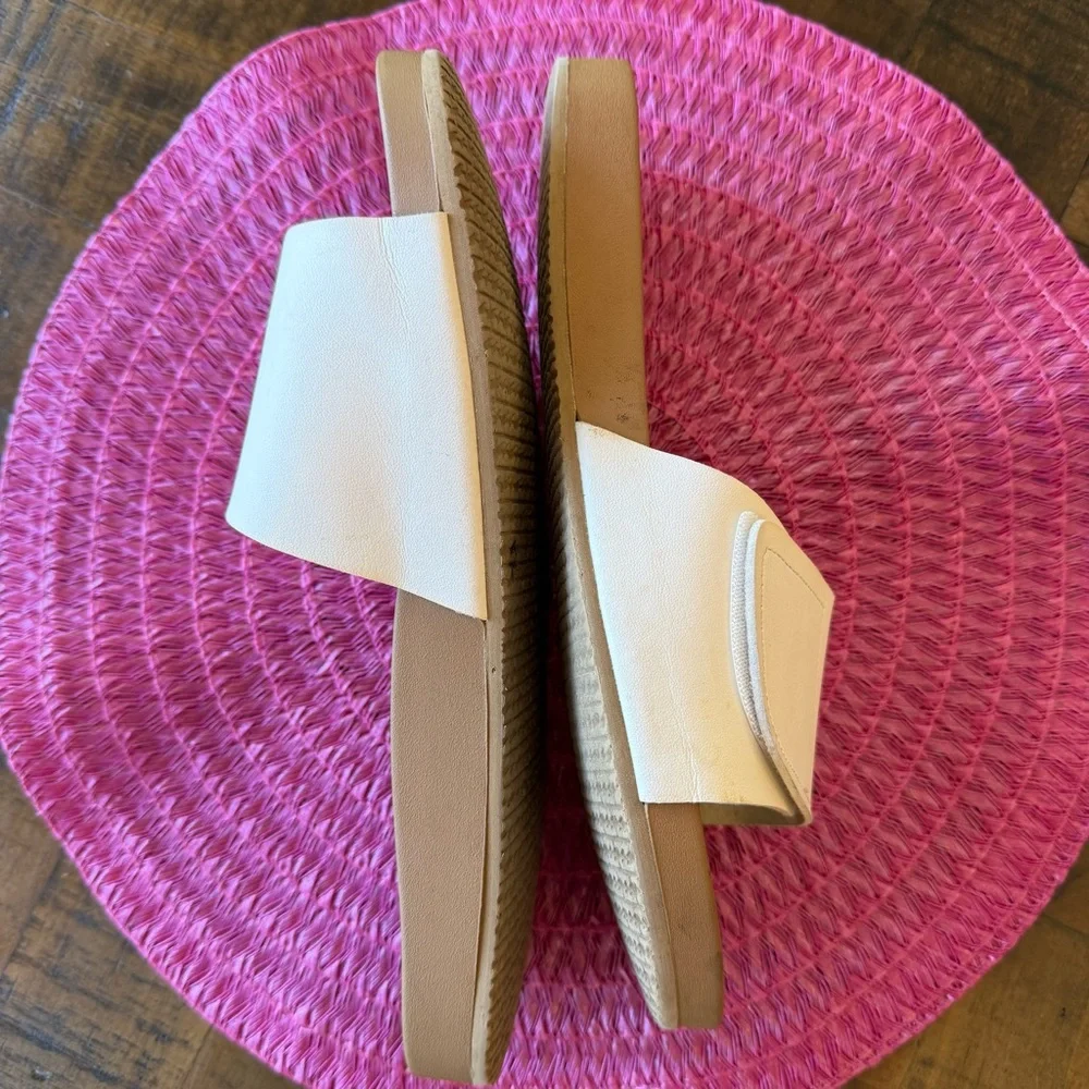 Billabong Women's White Slide Sandals with Tan Footbed - Size 10